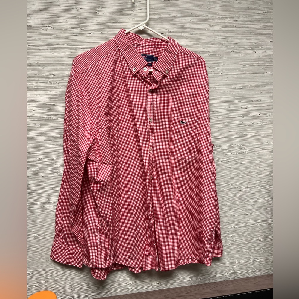 Men’s vineyard vines button up red and white